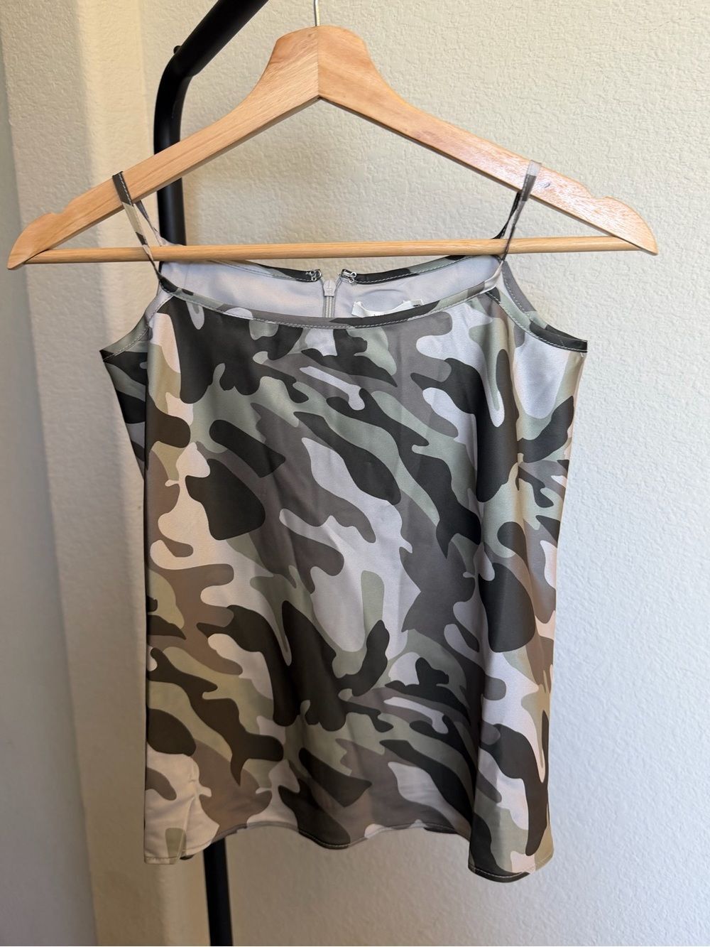 NWT NIA Camo Camisole Top Womens M Green Gray Spaghetti StrapTank